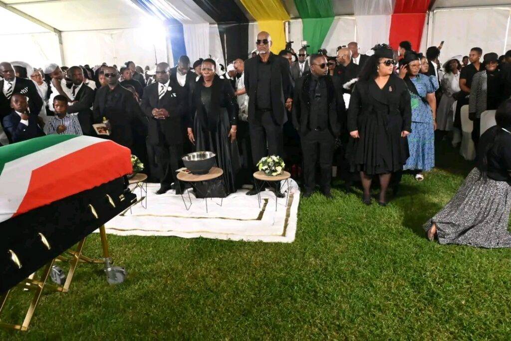 Inkonzo yomngcwabo kaZolani Tete eSisa Dukashe Stadium eMdantsane