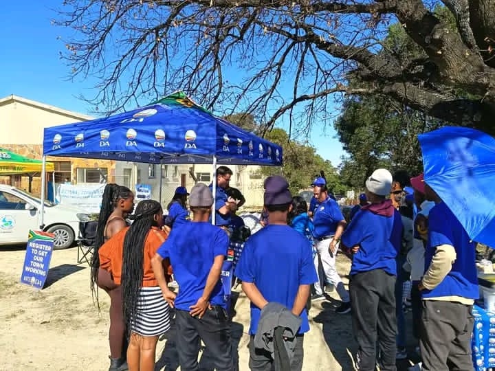 DA Eastern Cape leader Andrew Whitfield engages with residents during a voter registration campaign in Somerset East ahead of the 2026 Local Government Elections.