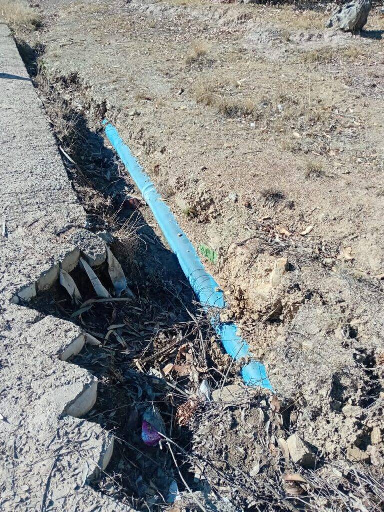 Residents of Emoyeni Location in Ward 8, Nyandeni Local Municipality, continue to face water shortages despite a statement from the O.R. Tambo District Municipality.