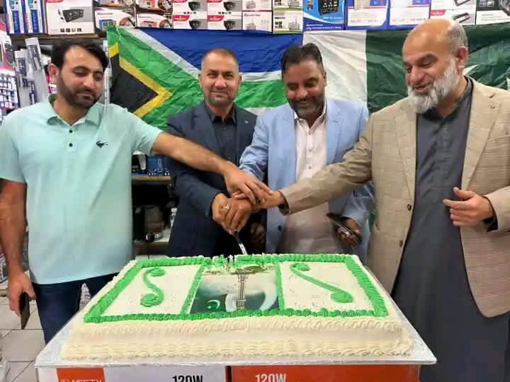 Amakhulu abahlali basePakistan abhiyozela uSuku lweNkululeko kwiindawo ezahlukeneyo zoMzantsi Afrika.