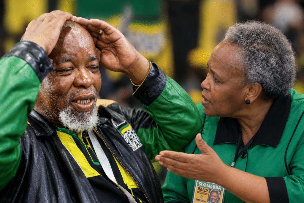 UGwede Mantashe kuthiwa makaxolise